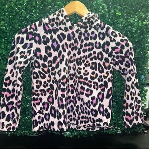 Children’s Place pink leopard print fleece hoodie size 5T in good condition!
